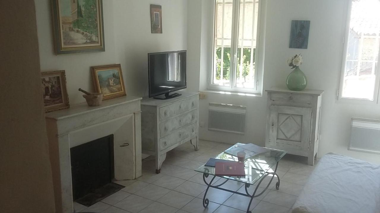 Appartement Dans Hameau Provencal Allauch Esterno foto